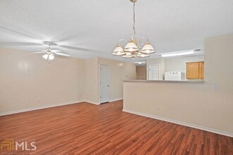 6213 Hickory Ln Cir in Union City, GA - Building Photo - Building Photo
