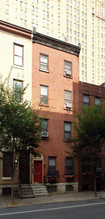 318-320 S 15th St in Philadelphia, PA - Foto de edificio - Building Photo