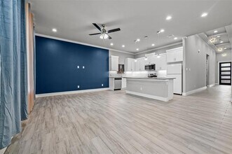 3403 Bickers St in Dallas, TX - Building Photo - Building Photo