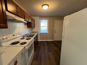 1228 Davis St in Jacksonville, NC - Building Photo - Building Photo