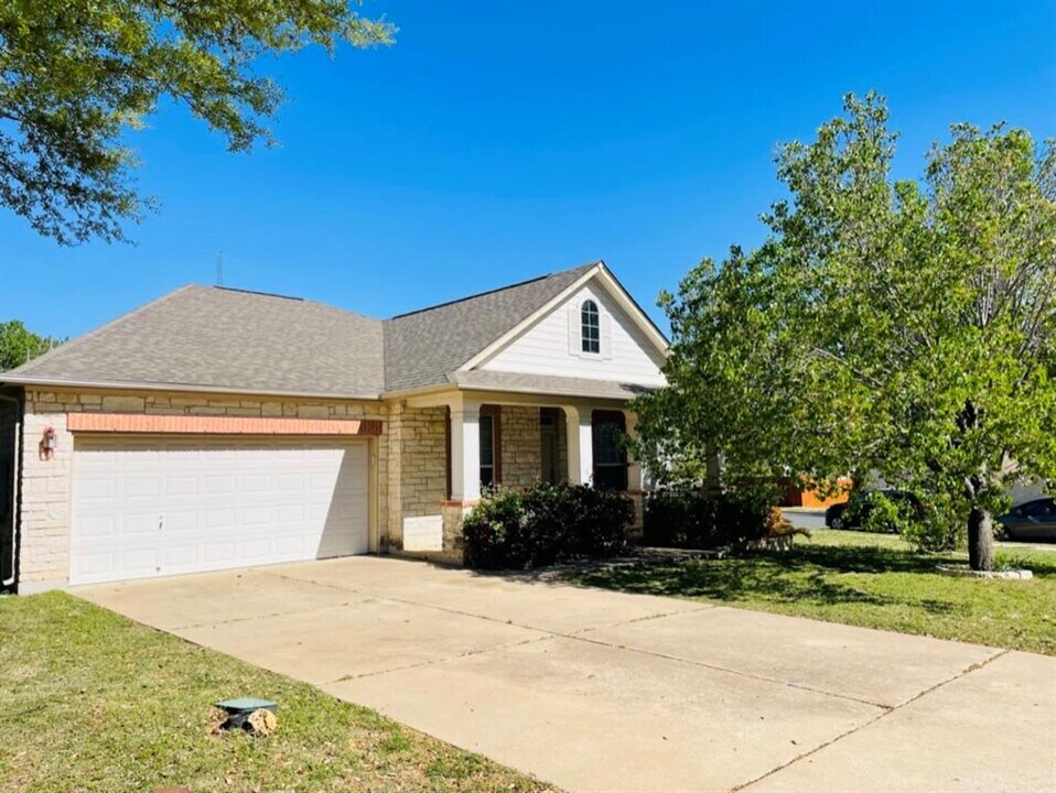 8217 Menlo Park Pl in Round Rock, TX - Building Photo