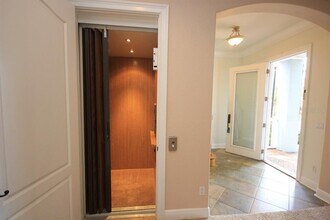 6002 Yeats Manor Dr in Tampa, FL - Building Photo - Building Photo