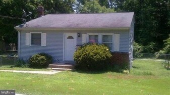 1425 D St in Woodbridge, VA - Building Photo
