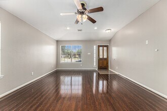 520 Cedar Branch Dr in League City, TX - Building Photo - Building Photo