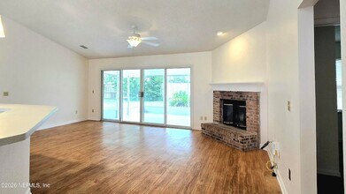 8636 Charlesgate Cir N in Jacksonville, FL - Building Photo - Building Photo