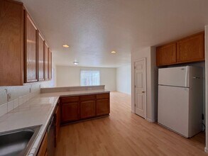 128 Michaelsen Dr in Fernley, NV - Building Photo - Building Photo