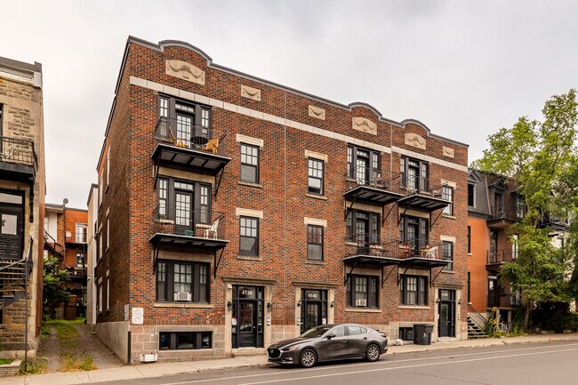 4144 Saint-Urbain Rue