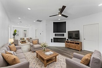 365 Rd 5605 in Cleveland, TX - Building Photo - Building Photo