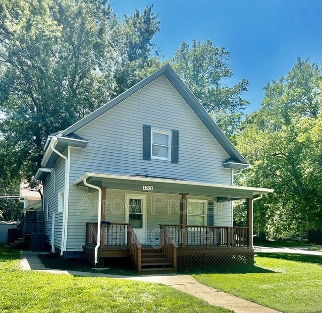property at 1201 Peach St