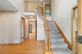 2208 Crystal Cir in Crystal Lake, IL - Building Photo - Building Photo