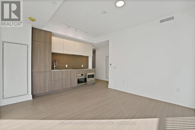 36 Olive Ave in Toronto, ON - Building Photo - Building Photo