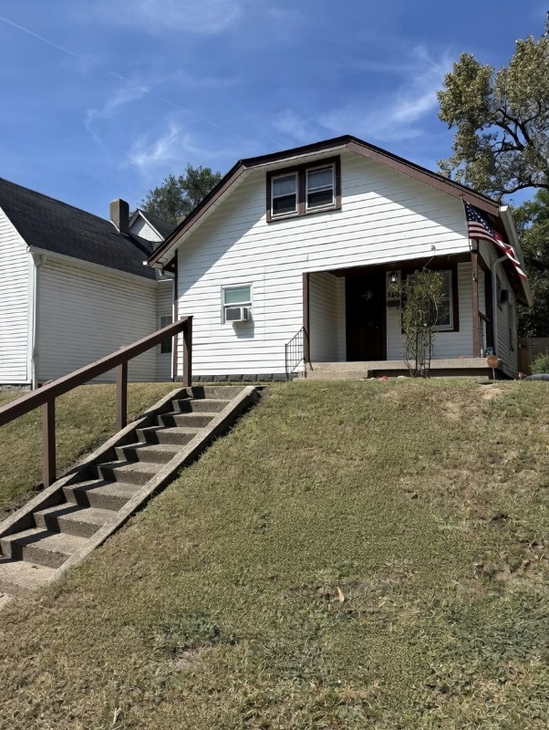 property at 866 W 25th St