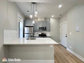 442 W Belden Ave, Unit A04C in Chicago, IL - Building Photo - Building Photo