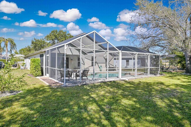 17852 Oakmont Ridge Cir in Ft. Myers, FL - Building Photo - Building Photo