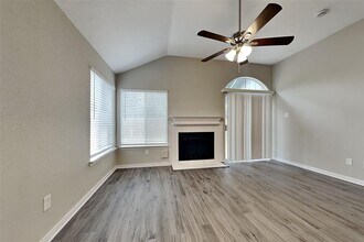 8635 Spring Green Dr in Houston, TX - Building Photo - Building Photo