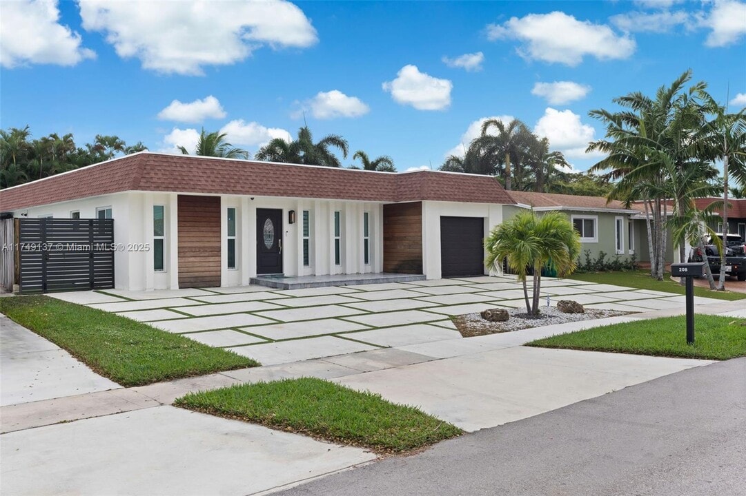 208 SE 4th Terrace in Dania Beach, FL - Foto de edificio