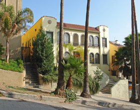 1930 Whitley Ave in Los Angeles, CA - Building Photo - Building Photo