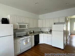62 Algonquin Rd in Newton, MA - Building Photo - Building Photo