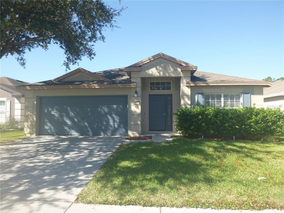 607 Painted Leaf Dr in Brooksville, FL - Building Photo