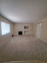 12254 SW 114th Terrace in Portland, OR - Foto de edificio - Building Photo