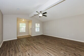 629 Misty Mountain Dr in Fort Worth, TX - Foto de edificio - Building Photo