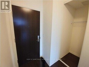 460 Adelaide St E in Toronto, ON - Building Photo - Building Photo