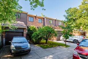 2381 Workman Rue in Montréal, QC - Building Photo