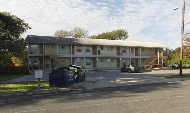 5219 Tahoe Trl in Austin, TX - Foto de edificio - Building Photo