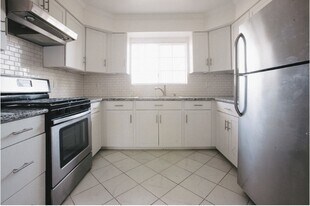 1207 S Serrano Ave in Los Angeles, CA - Building Photo