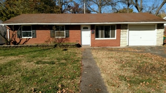 2433 St Clair Ave in Granite City, IL - Building Photo