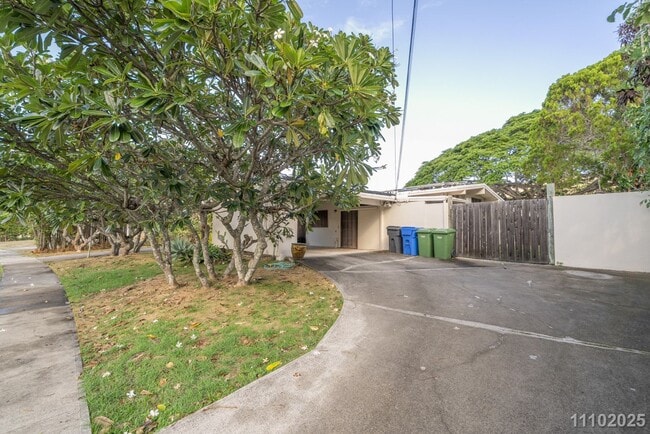 641 Paopua Loop in Kailua, HI - Building Photo - Building Photo