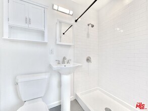 8519 Hargis St in Los Angeles, CA - Building Photo - Building Photo