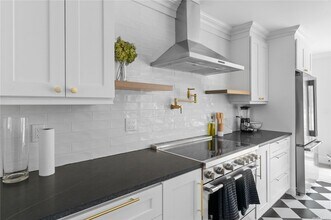 870 Stars Rd in East Marion, NY - Building Photo - Building Photo