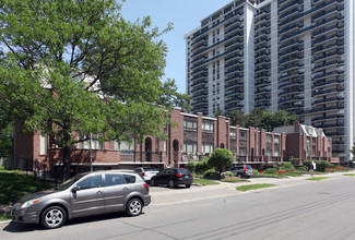 Davisville Village in Toronto, ON - Building Photo - Building Photo