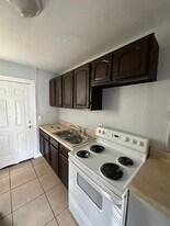 2532-2534 Moncrief Rd in Jacksonville, FL - Building Photo