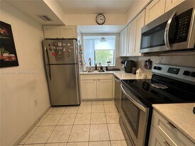 9440 W Flagler St in Miami, FL - Building Photo