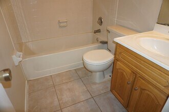 8524 Colony Pine Cir W in Jacksonville, FL - Building Photo - Building Photo