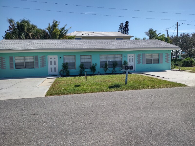 407 S Cooper St in New Smyrna Beach, FL - Building Photo