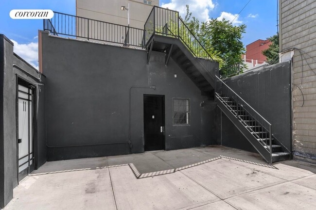 11 Olive St in Brooklyn, NY - Building Photo - Building Photo