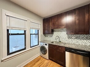 814 Elm St in Winnetka, IL - Building Photo - Building Photo