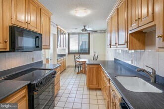 5505 Seminary Rd in Falls Church, VA - Building Photo - Building Photo