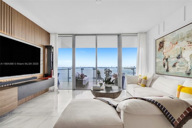 700 NE 26th Terrace in Miami, FL - Building Photo - Building Photo