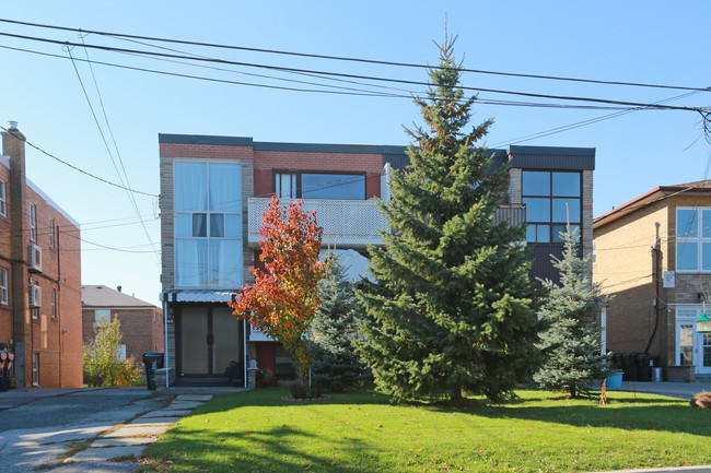 245-247 Pannahill Rd in Toronto, ON - Building Photo - Building Photo