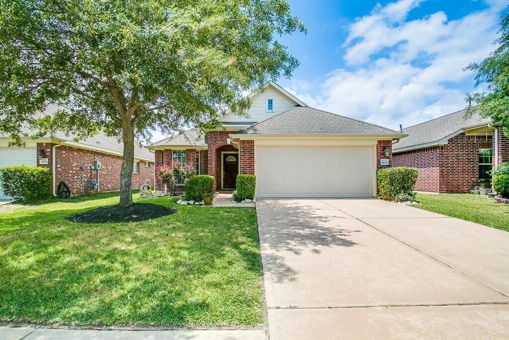 11030 Overland Trail Dr in Richmond, TX - Building Photo