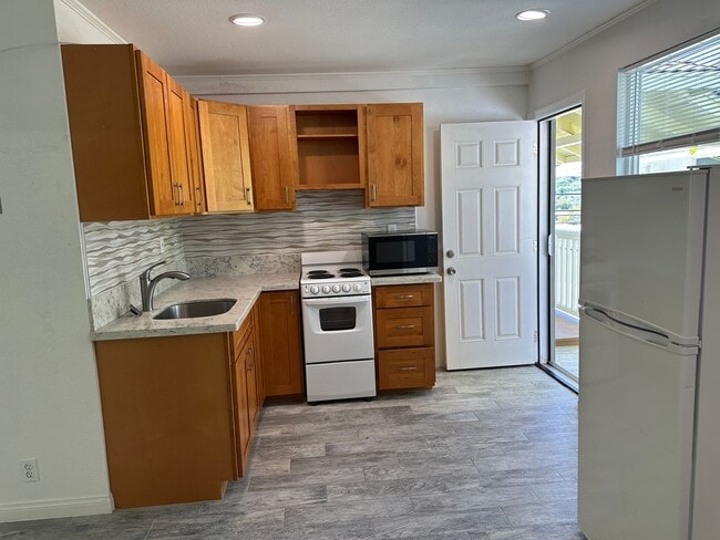 2258 Palolo Ave in Honolulu, HI - Building Photo - Building Photo