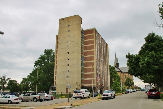 Chapel View Apartments in St. Louis, MO - Foto de edificio - Building Photo