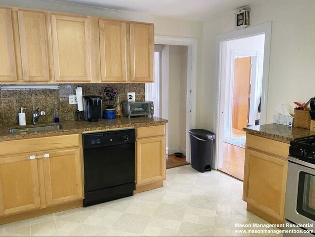 44 Montfern Ave, Unit 1 in Boston, MA - Building Photo - Building Photo