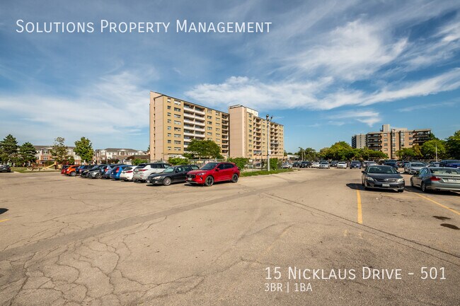 15 Nicklaus Dr in Hamilton, ON - Building Photo - Building Photo
