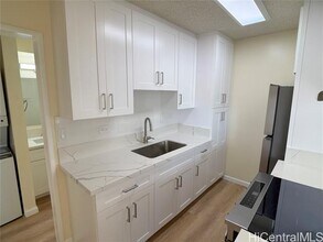 2740 Kuilei St in Honolulu, HI - Building Photo - Building Photo