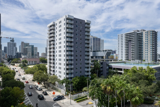 The Madison in Miami, FL - Foto de edificio - Building Photo